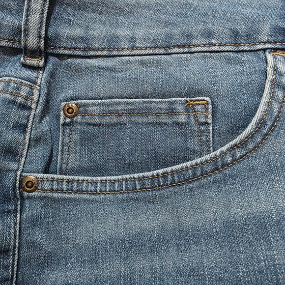 Lee Mid Rise Bermuda Short Regular Fit Stretch Women's Plus Size 20W & 26W Blue - Picture 10 of 10